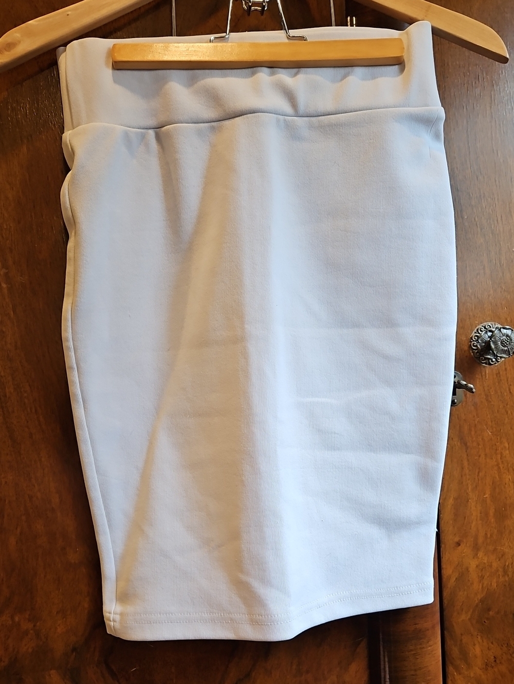 Classic Women's White Pencil Skirt - Size S